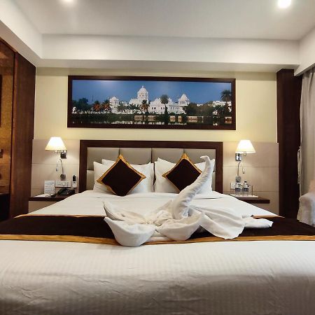 Hotel Rimi International Agartala Bagian luar foto