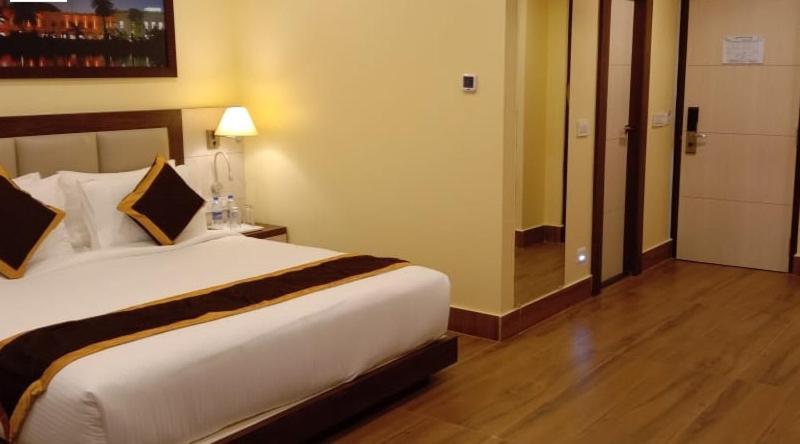 Hotel Rimi International Agartala Bagian luar foto