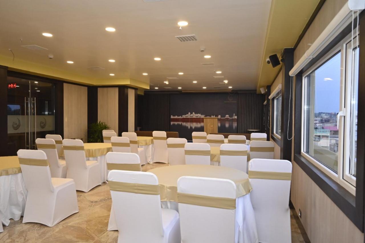 Hotel Rimi International Agartala Bagian luar foto