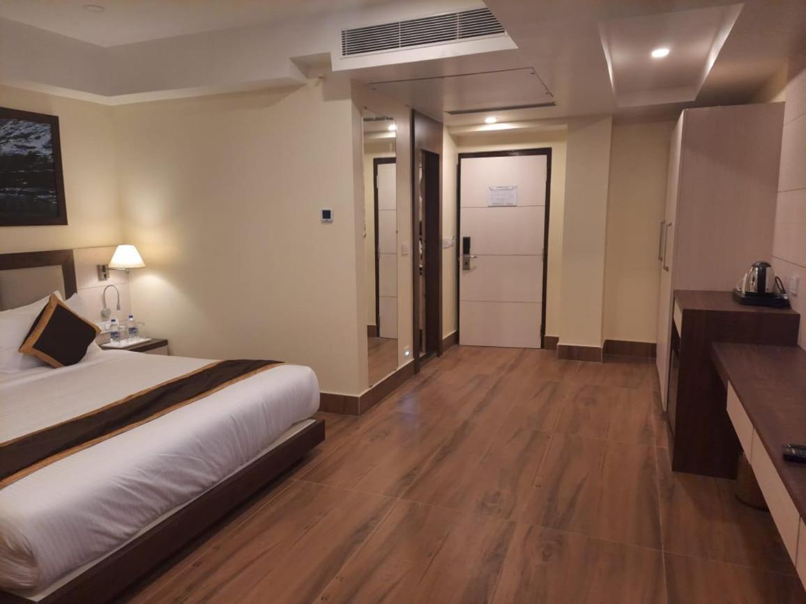 Hotel Rimi International Agartala Bagian luar foto