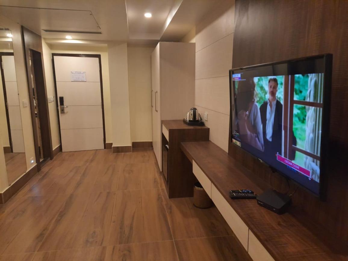 Hotel Rimi International Agartala Bagian luar foto