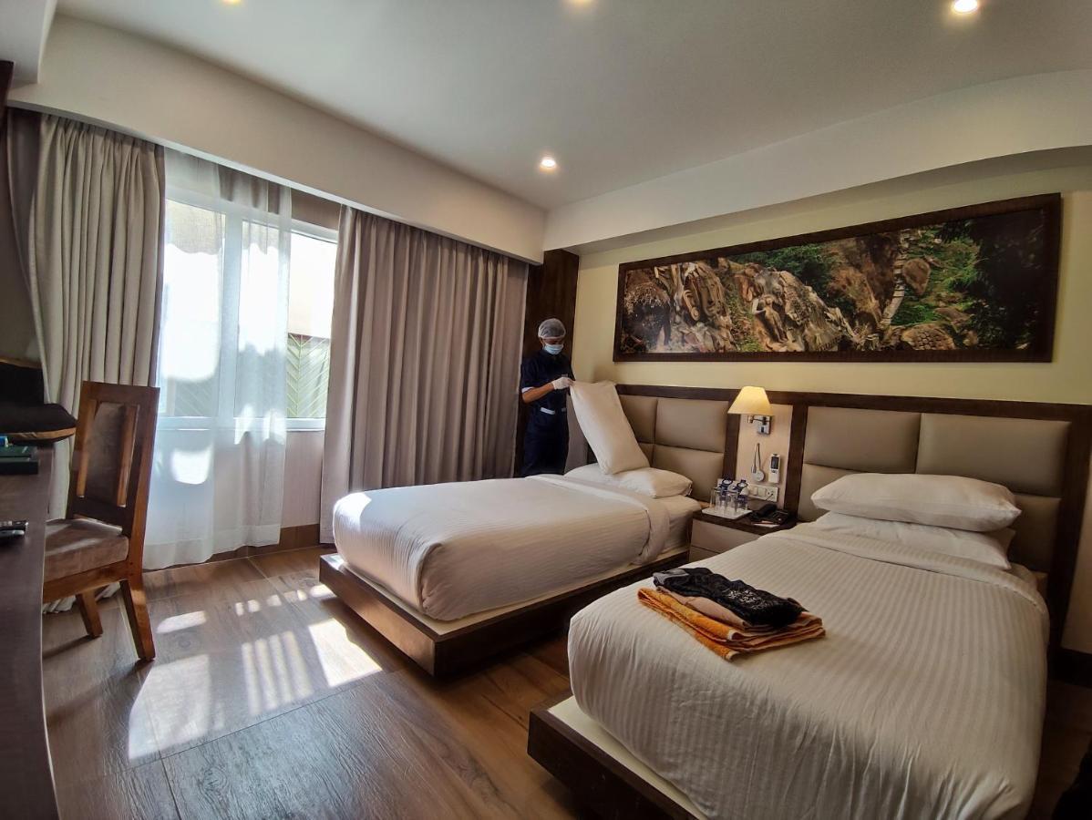 Hotel Rimi International Agartala Bagian luar foto