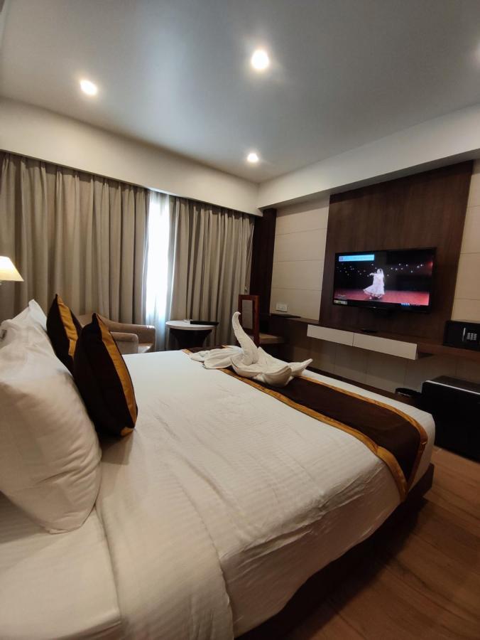 Hotel Rimi International Agartala Bagian luar foto