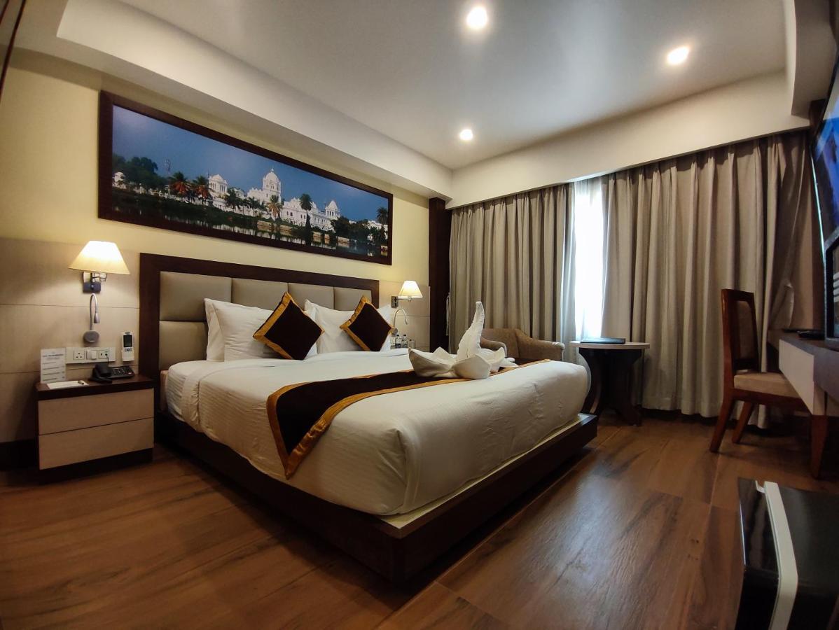 Hotel Rimi International Agartala Bagian luar foto