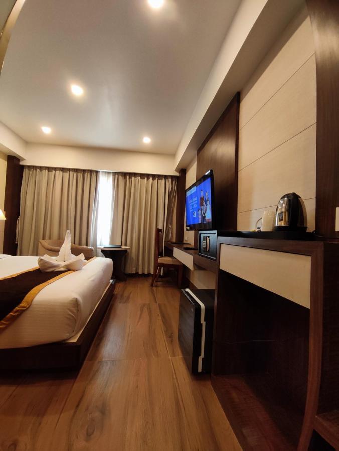 Hotel Rimi International Agartala Bagian luar foto