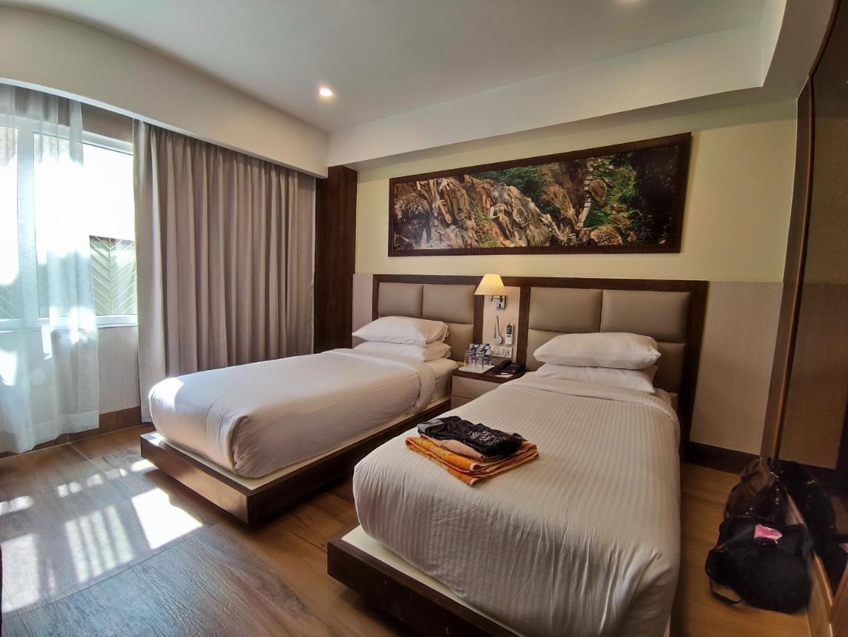 Hotel Rimi International Agartala Bagian luar foto