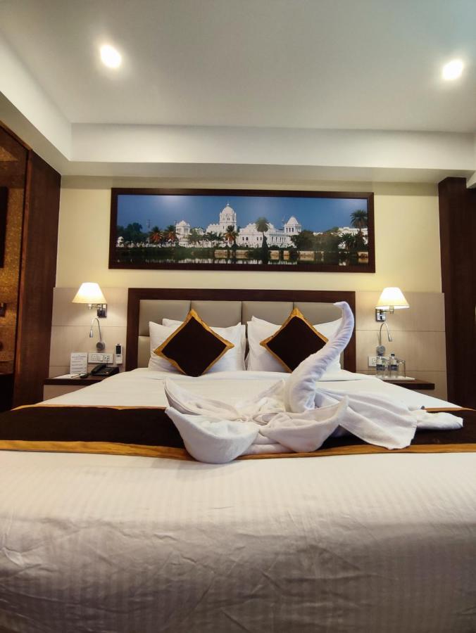 Hotel Rimi International Agartala Bagian luar foto