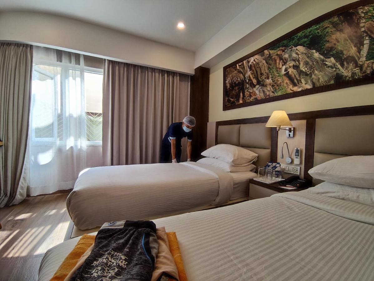 Hotel Rimi International Agartala Bagian luar foto
