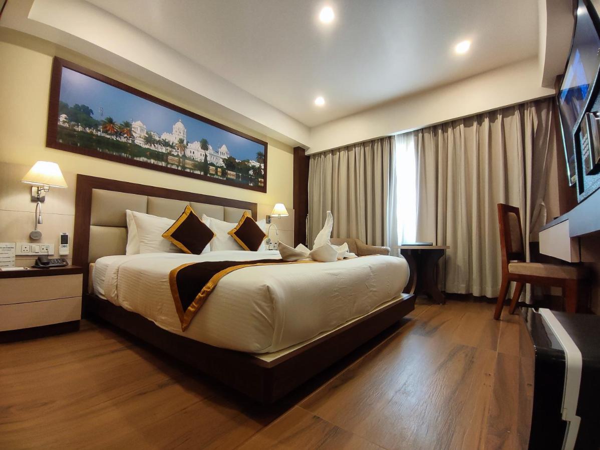 Hotel Rimi International Agartala Bagian luar foto