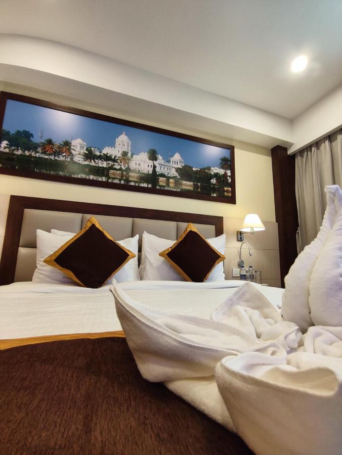 Hotel Rimi International Agartala Bagian luar foto