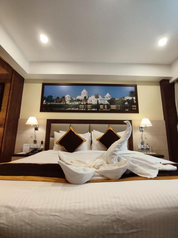Hotel Rimi International Agartala Bagian luar foto