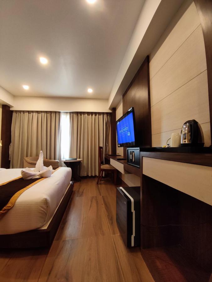 Hotel Rimi International Agartala Bagian luar foto