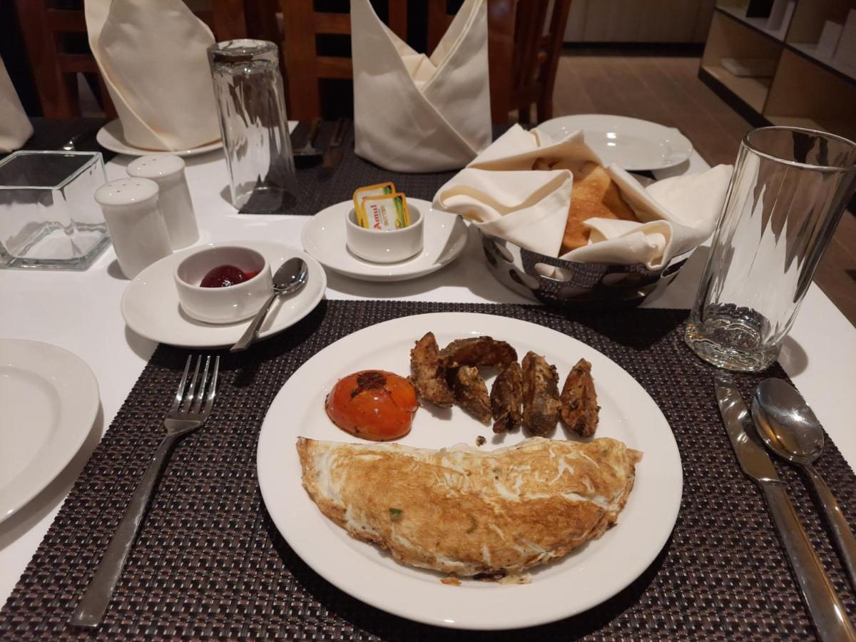 Hotel Rimi International Agartala Bagian luar foto
